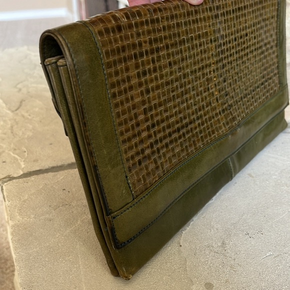 Vintage Harrods of London military green leather clutch - Picture 4 of 4